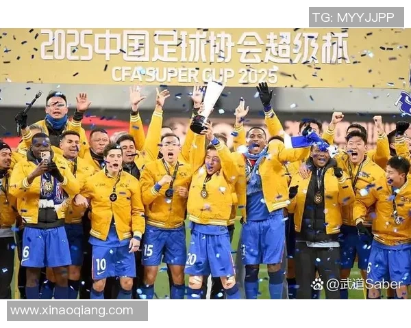 南建业迎战上海上港争夺中超联赛关键三分的精彩对决