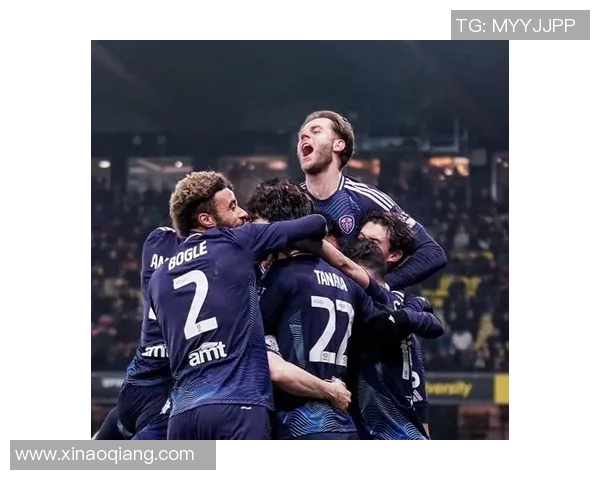 利兹联与诺丁汉激战正酣谁能在英冠赛场上笑到最后