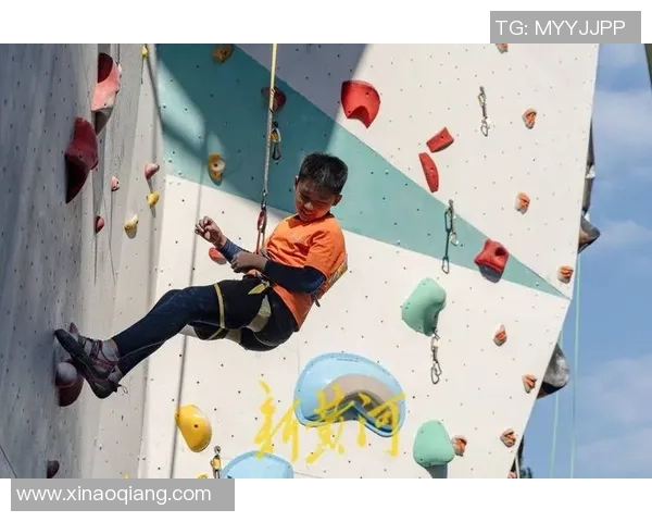 深圳攀岩队中路突破革新探索新高度引领攀岩运动发展新潮流